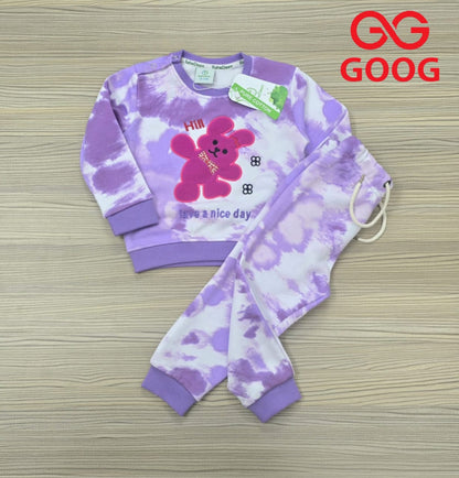 New Collection.
Kids sweatshirt .
Best quality products .
Stylish fashionable and comfortable.
Fabric : 220 GSM
Colours  = 16 
6 month  to  36 month.