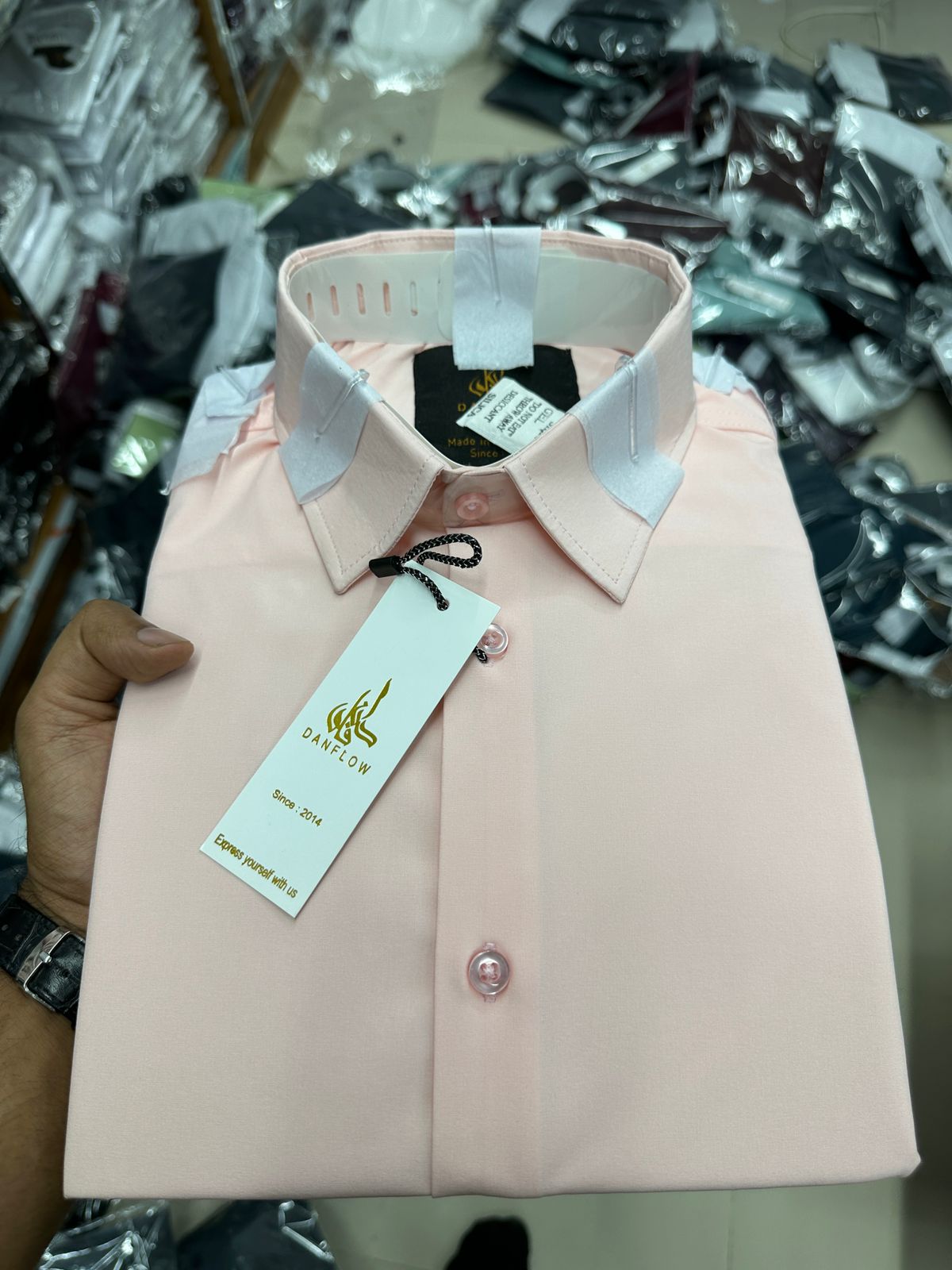 The Vibrant Essential Solid Shirt Collection
Elevate your wardrobe with our collection of Essential Solid Long-Sleeve Shirts. Designed for versatile wear, these shirts offer a sharp, modern fit and are crafted from a comfortable, lightly textured fabric t