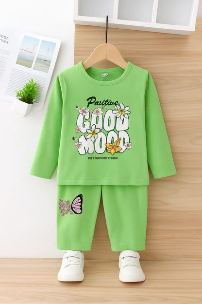 Boys & Girl's full sleeve set's.
Best quality products.
Stylish fashionable and comfortable. 
100 % cotton fabrics . 
100 % print guarantee. 
Fabric: single Jersey. 
Colours: 35 
Size: 1 to 8 years. 
10 pcs bundle.