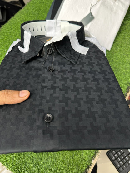 The Vibrant Essential Solid Shirt Collection
Elevate your wardrobe with our collection of Essential Solid Long-Sleeve Shirts. Designed for versatile wear, these shirts offer a sharp, modern fit and are crafted from a comfortable, lightly textured fabric t