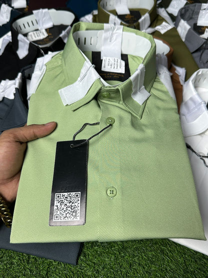 The Vibrant Essential Solid Shirt Collection
Elevate your wardrobe with our collection of Essential Solid Long-Sleeve Shirts. Designed for versatile wear, these shirts offer a sharp, modern fit and are crafted from a comfortable, lightly textured fabric t