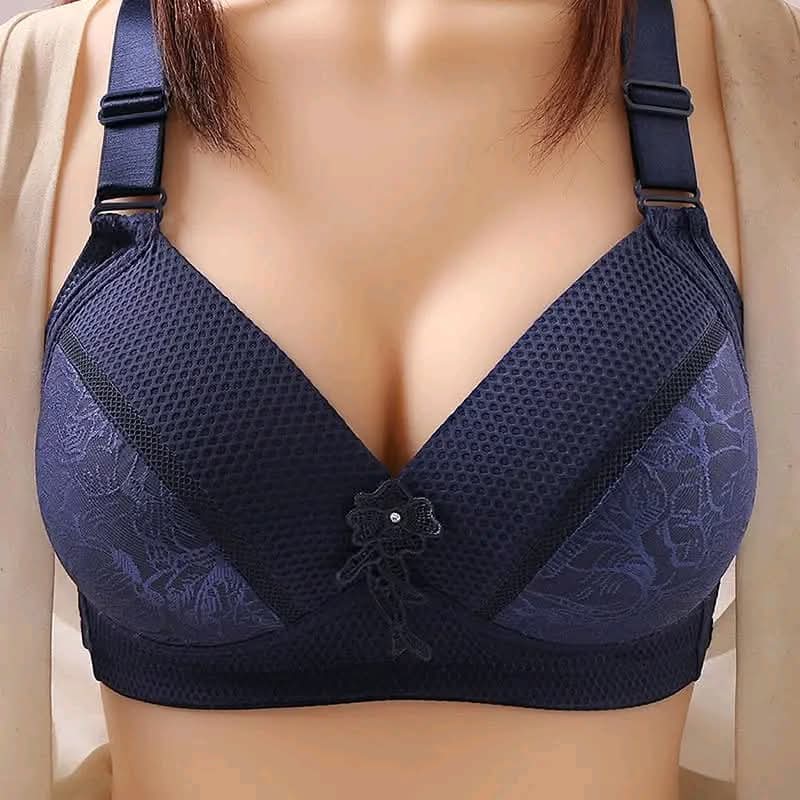 Push up bra Premium Quality Wire-Free Comfort Bra Collection
Discover our collection of full-coverage, wire-free bras, designed for maximum comfort and all-day support. Featuring wide, adjustable straps and soft fabrics, these bras come in a variety of be
