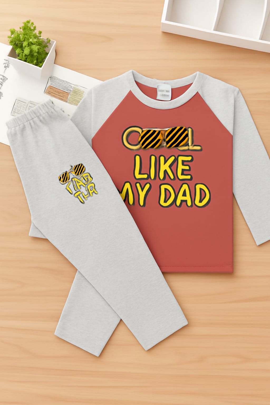 Boys & Girl's full sleeve set's.
Best quality products.
Stylish fashionable and comfortable. 
100 % cotton fabrics . 
100 % print guarantee. 
Fabric: single Jersey. 
Colours: 35 
Size: 1 to 8 years. 
10 pcs bundle.