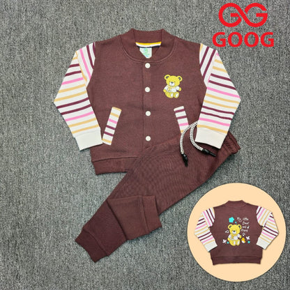 New Collection.
Kids sweatshirt .
Best quality products .
Stylish fashionable and comfortable.
Fabric : 220 GSM
Colours  = 16 
6 month  to  36 month.