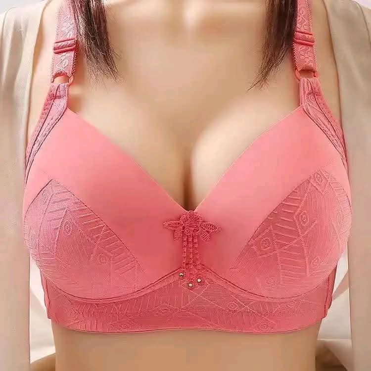 Push up bra Premium Quality Wire-Free Comfort Bra Collection
Discover our collection of full-coverage, wire-free bras, designed for maximum comfort and all-day support. Featuring wide, adjustable straps and soft fabrics, these bras come in a variety of be
