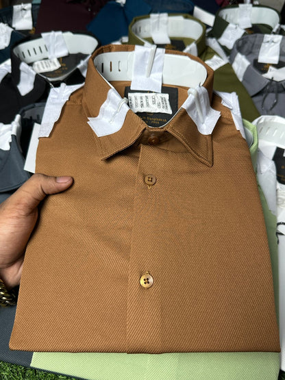 The Vibrant Essential Solid Shirt Collection
Elevate your wardrobe with our collection of Essential Solid Long-Sleeve Shirts. Designed for versatile wear, these shirts offer a sharp, modern fit and are crafted from a comfortable, lightly textured fabric t