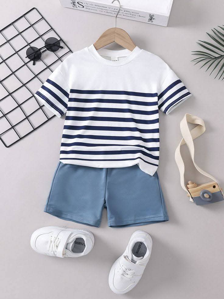 New Collection. 
Boys  & Girl's T Shirt set's.
Premium quality products. 
Stylish fashionable and comfortable. 
100 % cotton fabrics .
100 % print guarantee. 
Colours: 70 
Size: 6 month  to  6 years.