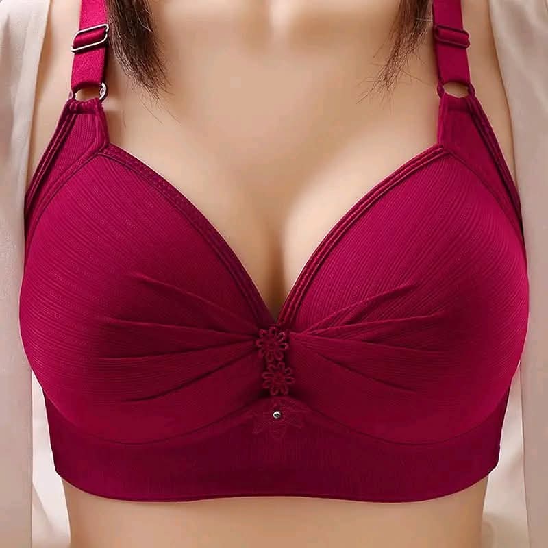 Push up bra Premium Quality Wire-Free Comfort Bra Collection
Discover our collection of full-coverage, wire-free bras, designed for maximum comfort and all-day support. Featuring wide, adjustable straps and soft fabrics, these bras come in a variety of be