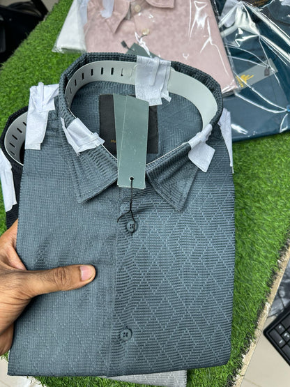 The Vibrant Essential Solid Shirt Collection
Elevate your wardrobe with our collection of Essential Solid Long-Sleeve Shirts. Designed for versatile wear, these shirts offer a sharp, modern fit and are crafted from a comfortable, lightly textured fabric t