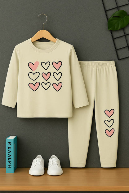 Boys & Girl's full sleeve set's.
Best quality products.
Stylish fashionable and comfortable. 
100 % cotton fabrics . 
100 % print guarantee. 
Fabric: single Jersey. 
Colours: 35 
Size: 1 to 8 years. 
10 pcs bundle.