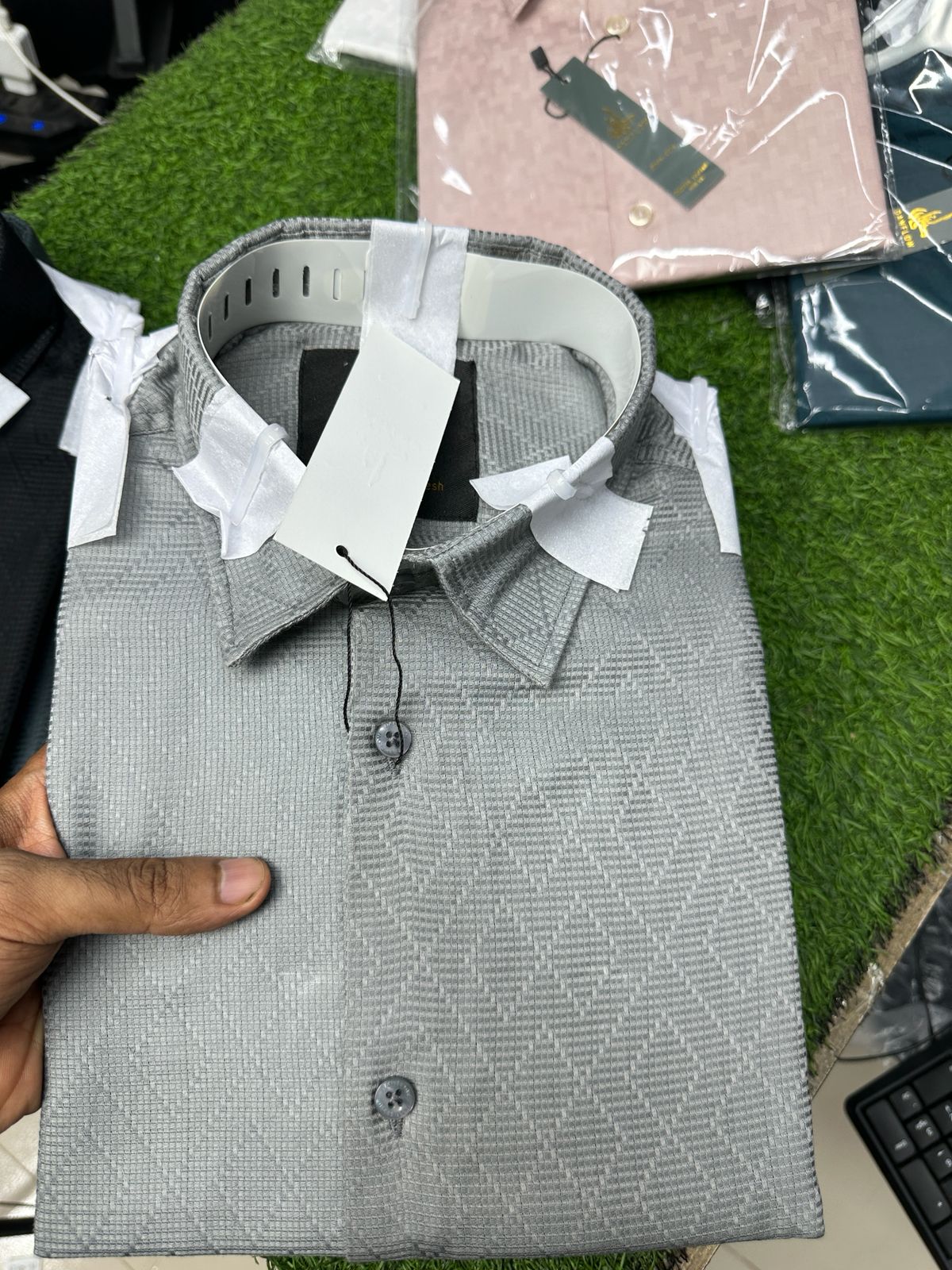 The Vibrant Essential Solid Shirt Collection
Elevate your wardrobe with our collection of Essential Solid Long-Sleeve Shirts. Designed for versatile wear, these shirts offer a sharp, modern fit and are crafted from a comfortable, lightly textured fabric t